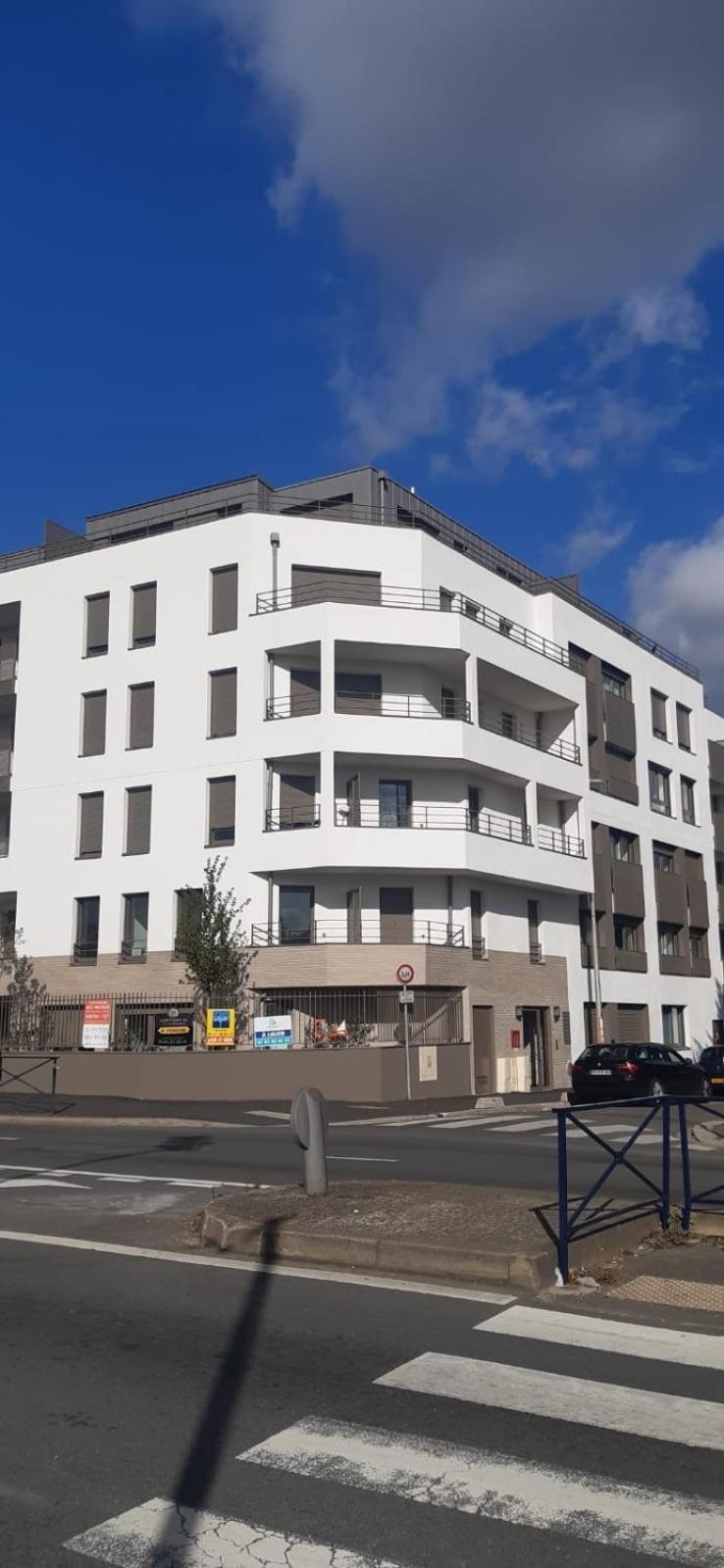 Charme Citadin Apartment Villemomble Bagian luar foto