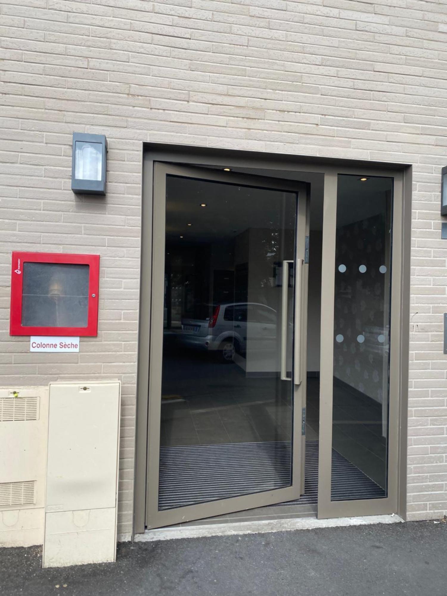 Charme Citadin Apartment Villemomble Bagian luar foto