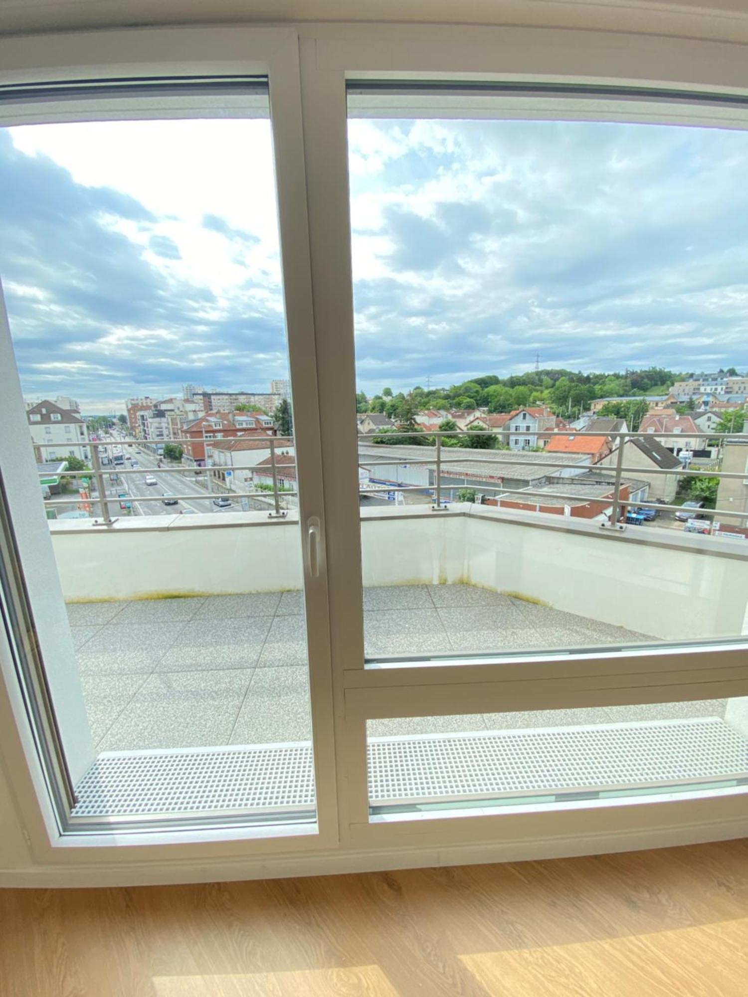 Charme Citadin Apartment Villemomble Bagian luar foto