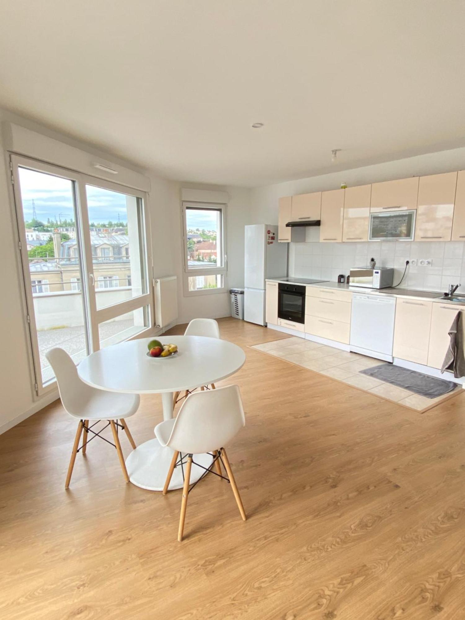 Charme Citadin Apartment Villemomble Bagian luar foto